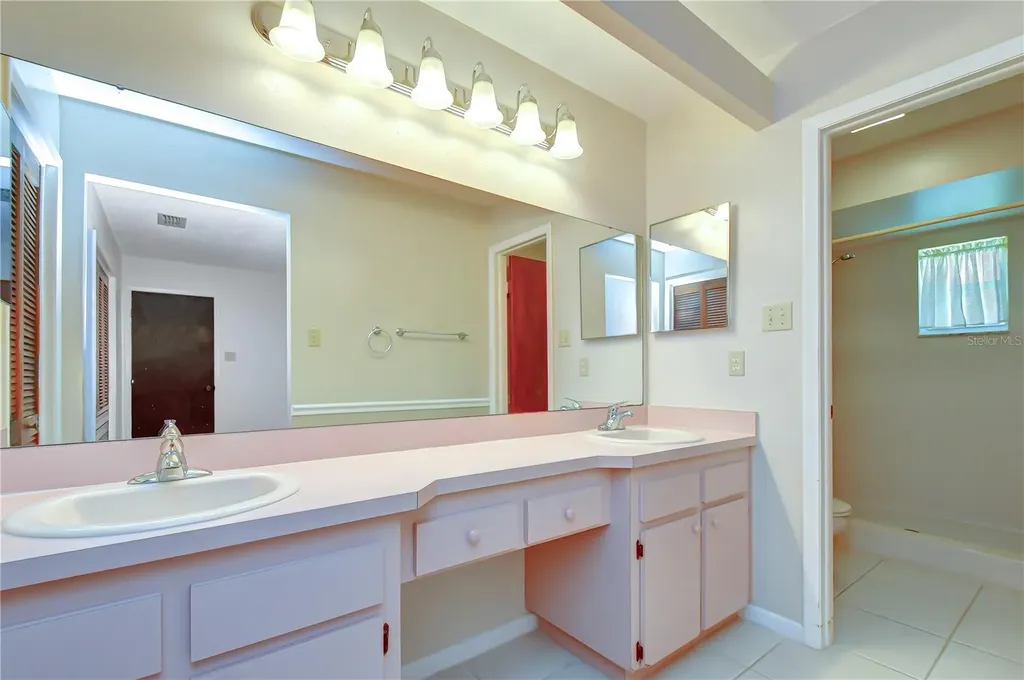 8702 Hampden Drive Tampa FL 33626