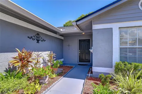8702 Hampden Drive Tampa FL 33626