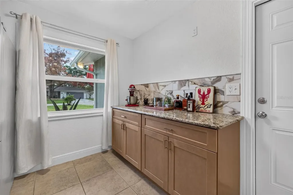1667 N Dakota Avenue NE St Petersburg FL 33703