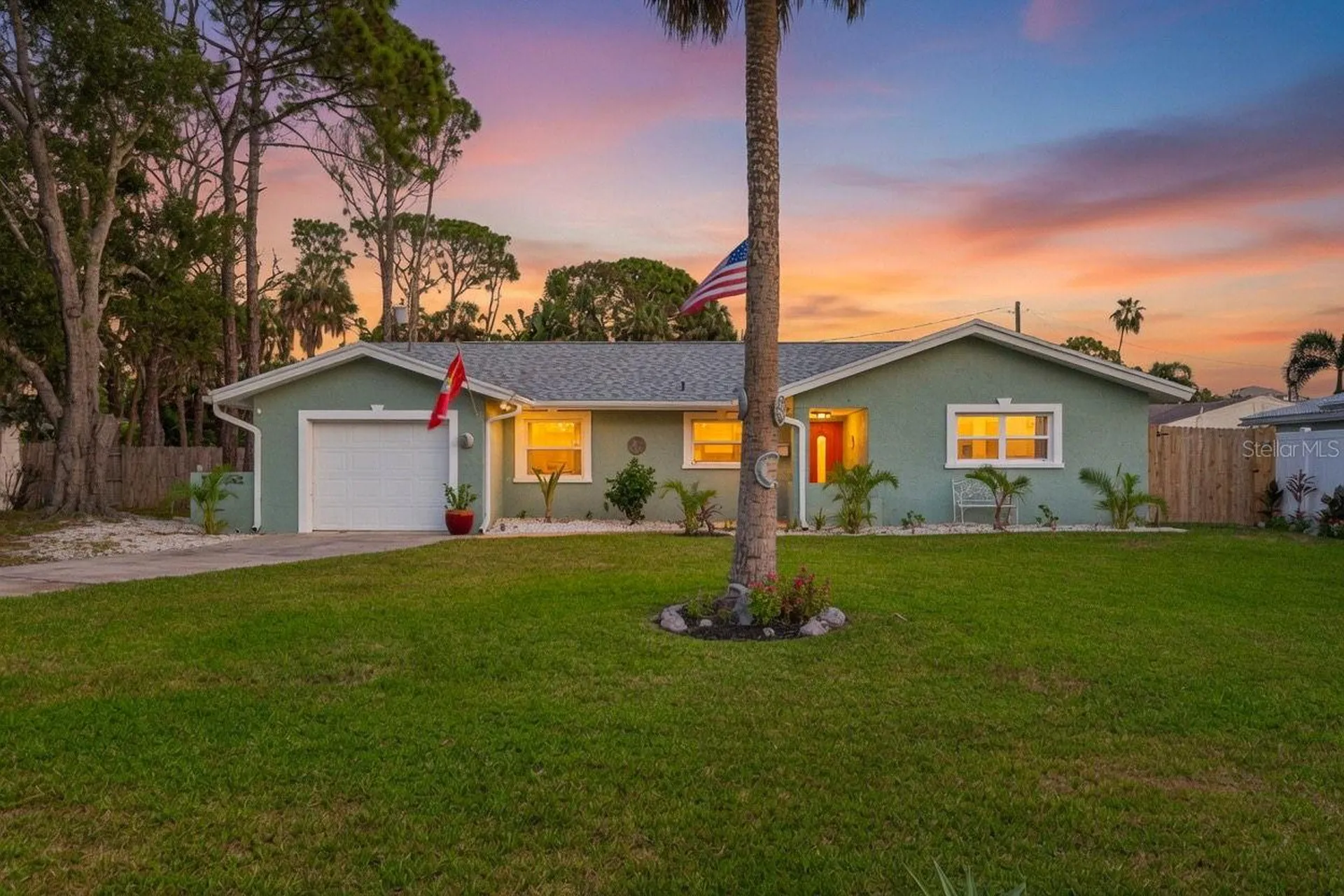 1667 N Dakota Avenue NE St Petersburg FL 33703