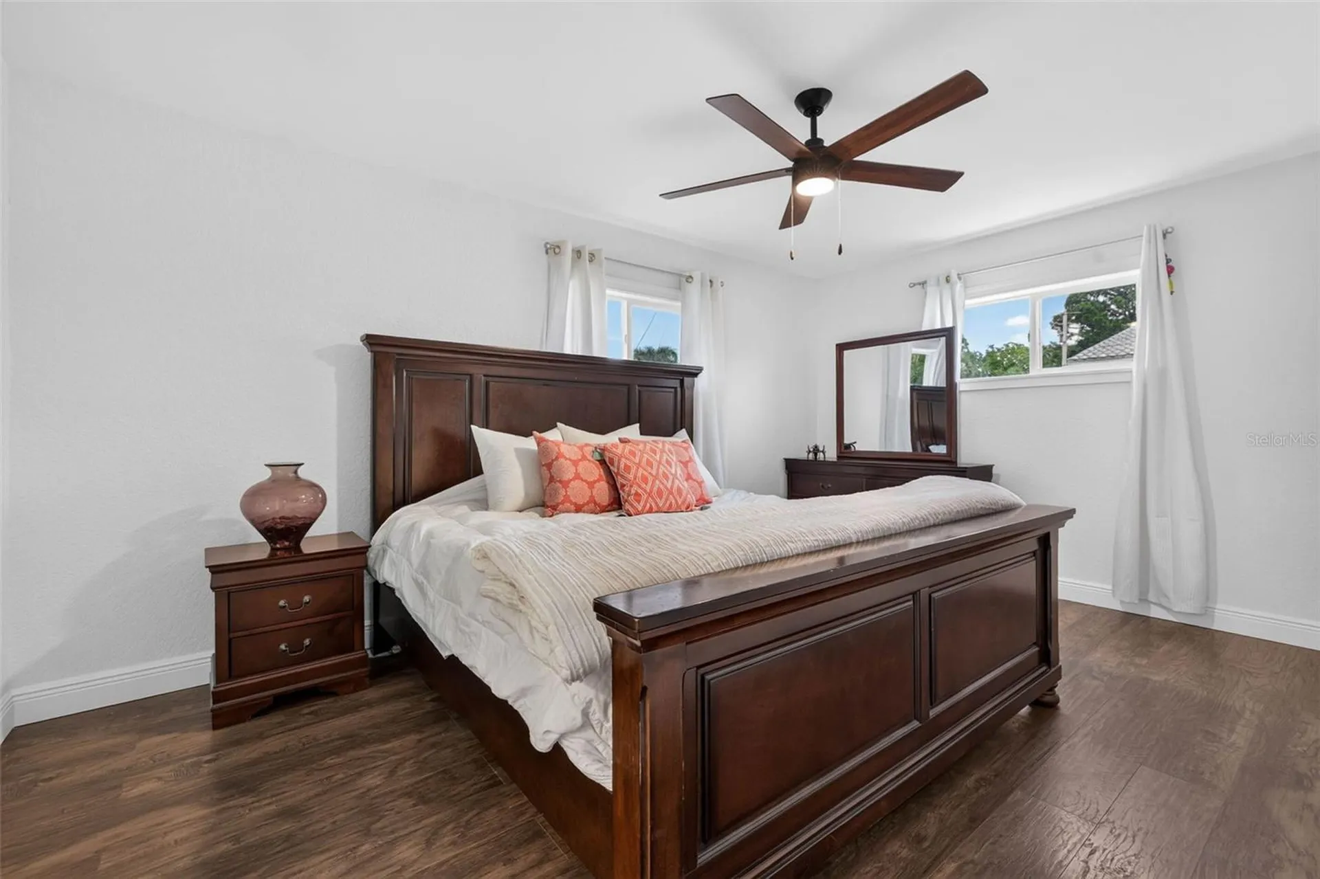 1667 N Dakota Avenue NE St Petersburg FL 33703