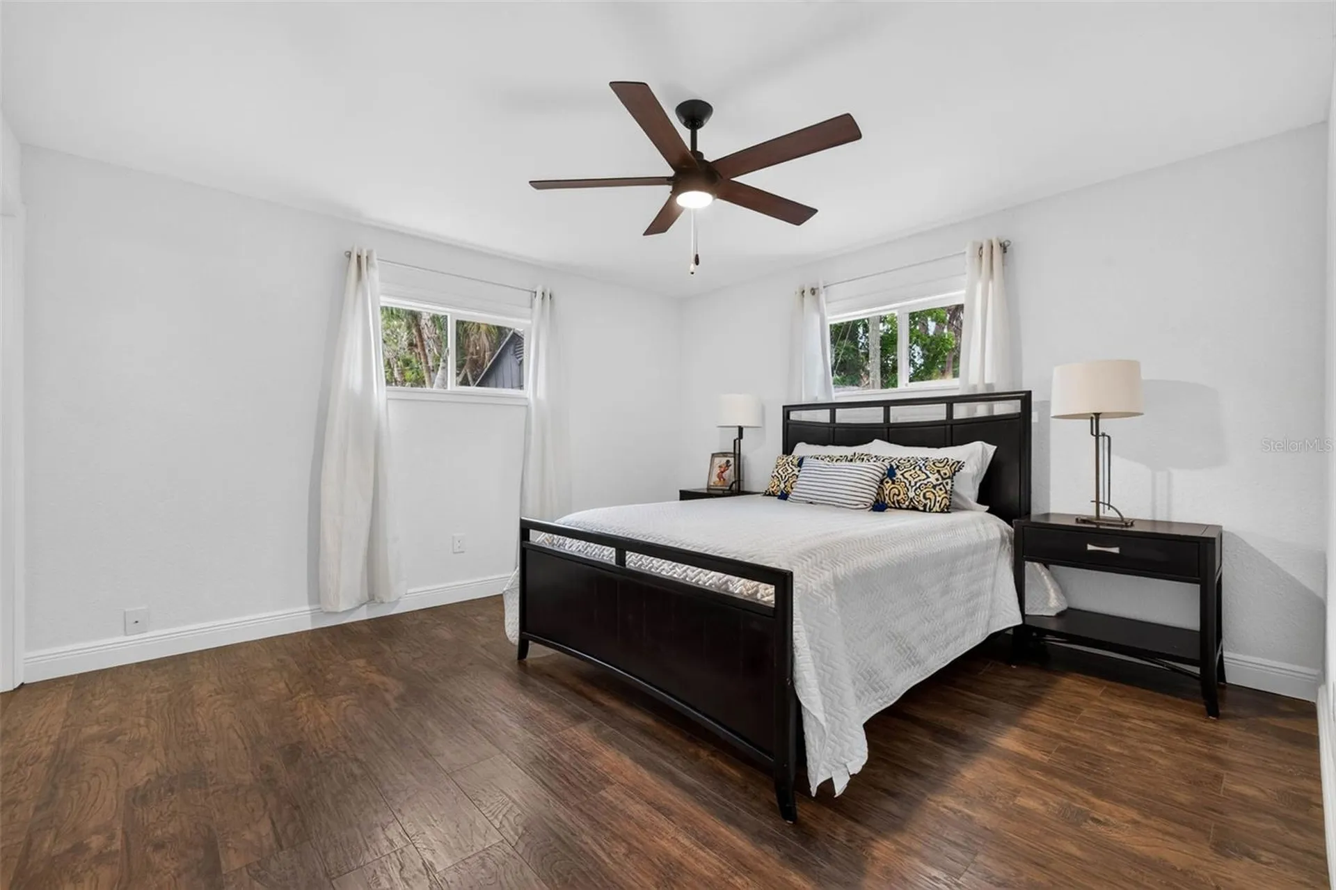 1667 N Dakota Avenue NE St Petersburg FL 33703