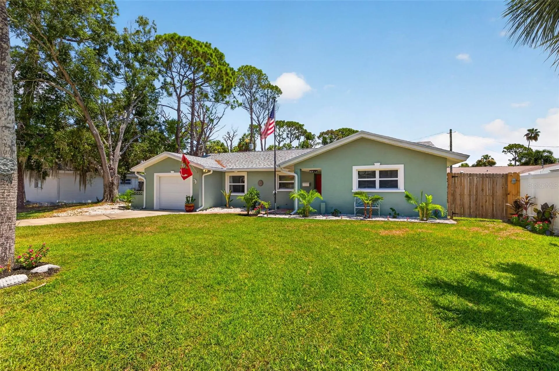 1667 N Dakota Avenue NE St Petersburg FL 33703