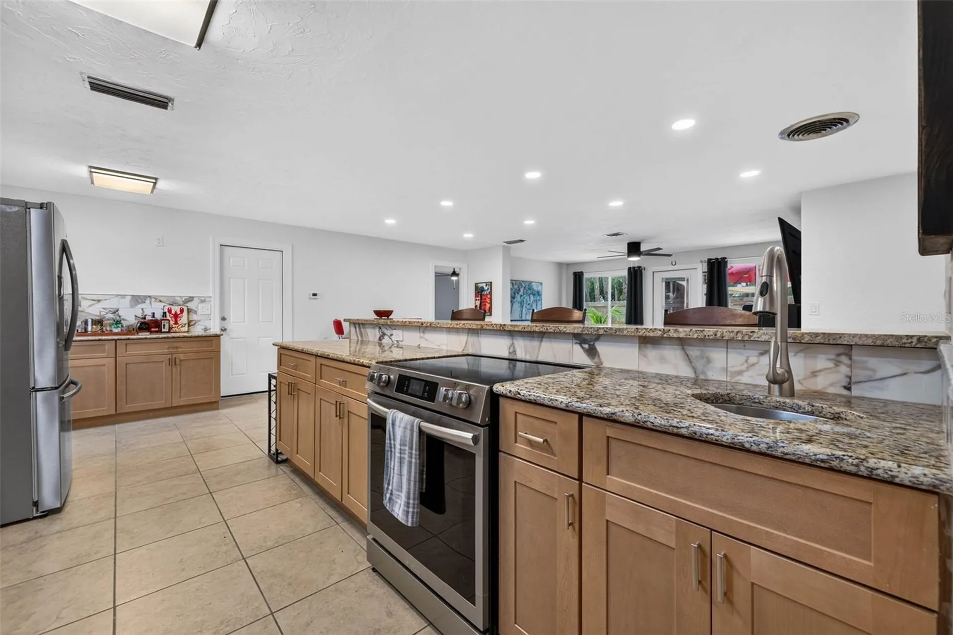 1667 N Dakota Avenue NE St Petersburg FL 33703
