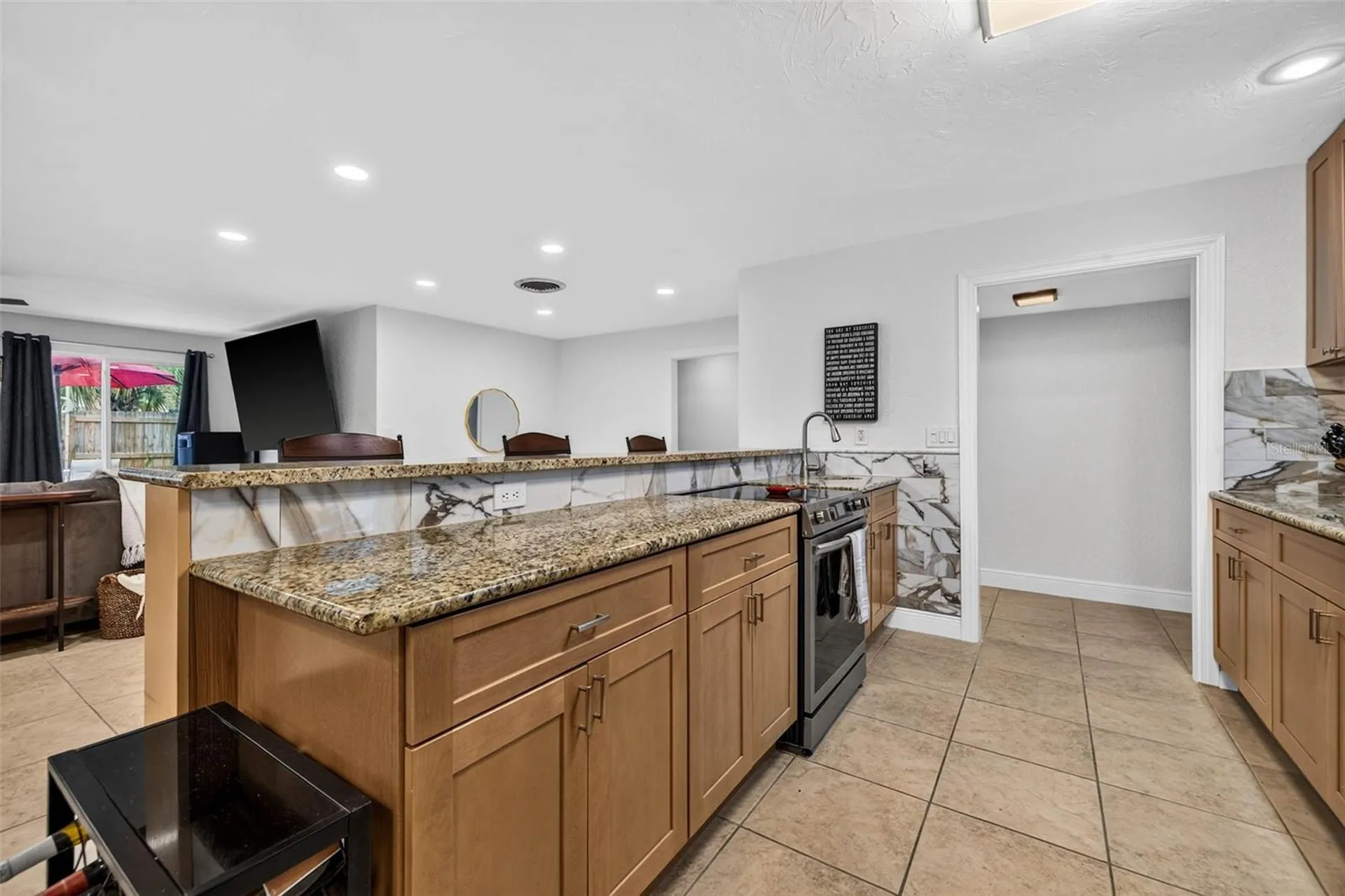 1667 N Dakota Avenue NE St Petersburg FL 33703