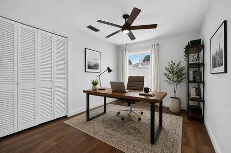 1667 N Dakota Avenue NE St Petersburg FL 33703