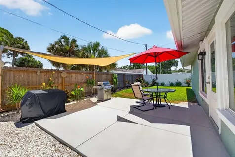 1667 N Dakota Avenue NE St Petersburg FL 33703