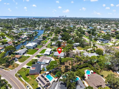 1667 N Dakota Avenue NE St Petersburg FL 33703