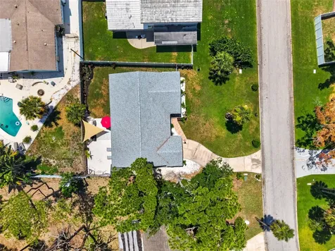1667 N Dakota Avenue NE St Petersburg FL 33703