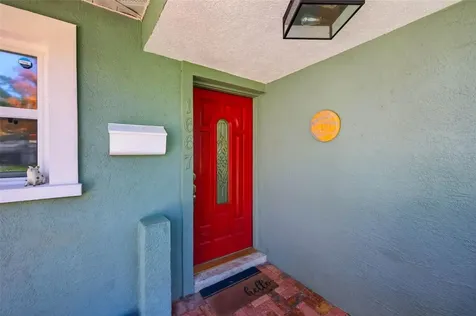 1667 N Dakota Avenue NE St Petersburg FL 33703