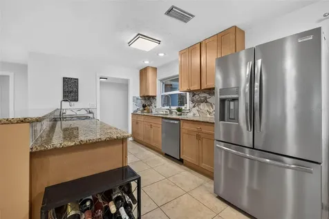 1667 N Dakota Avenue NE St Petersburg FL 33703