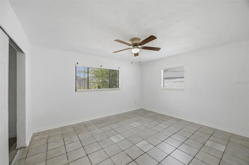 410 42nd Avenue NE St Petersburg FL 33703