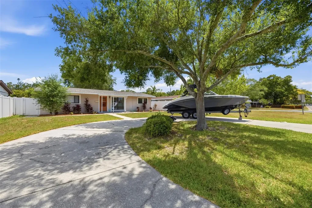410 42nd Avenue NE St Petersburg FL 33703