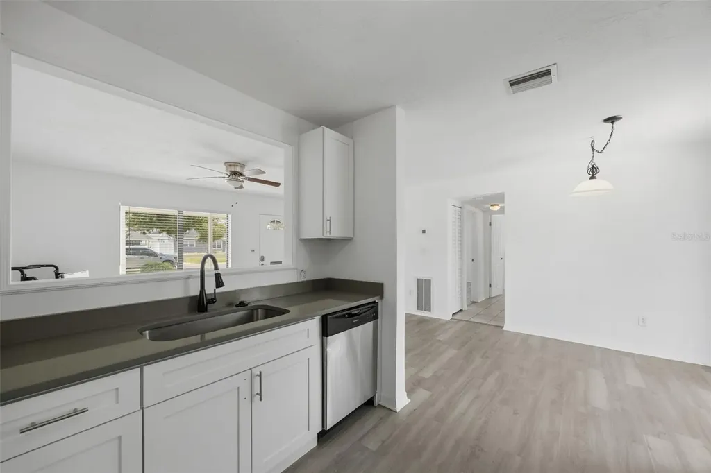 410 42nd Avenue NE St Petersburg FL 33703