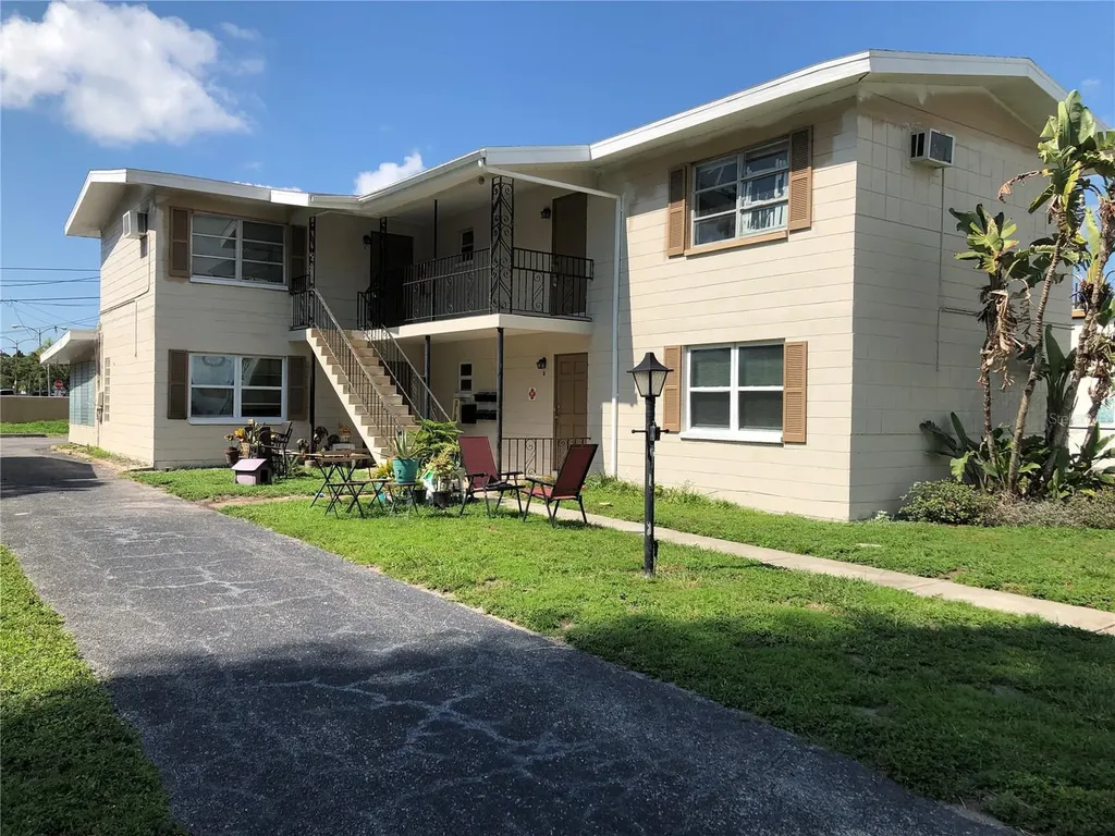 334 33rd Avenue N St Petersburg FL 33704