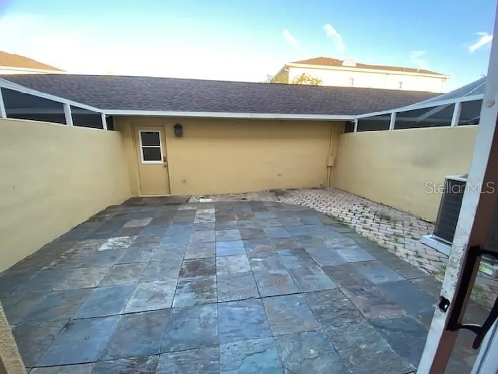 10034 Tate Lane Tampa FL 33626