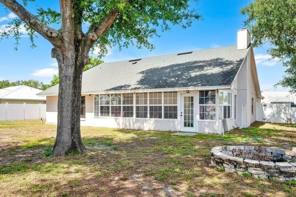 8327 Maid Marions Trail Lakeland FL 33809