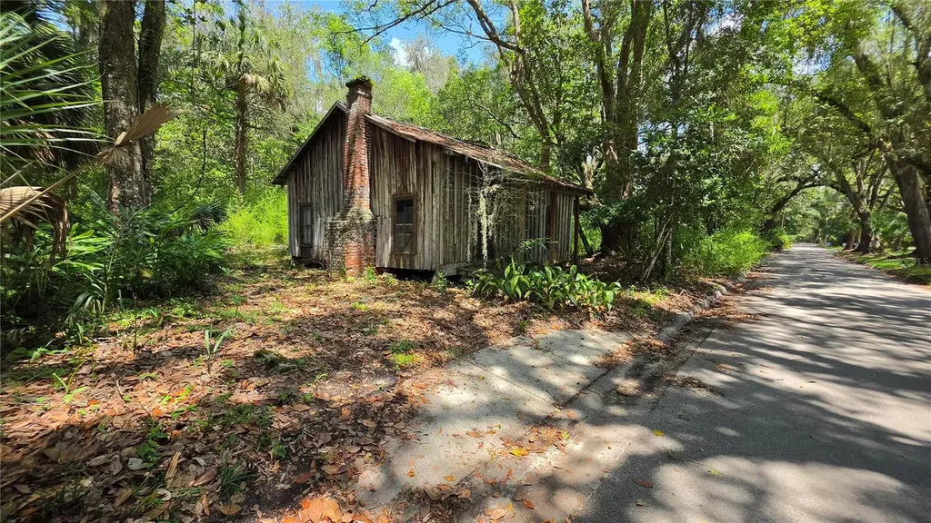 304 NW 5th Street Micanopy FL 32667