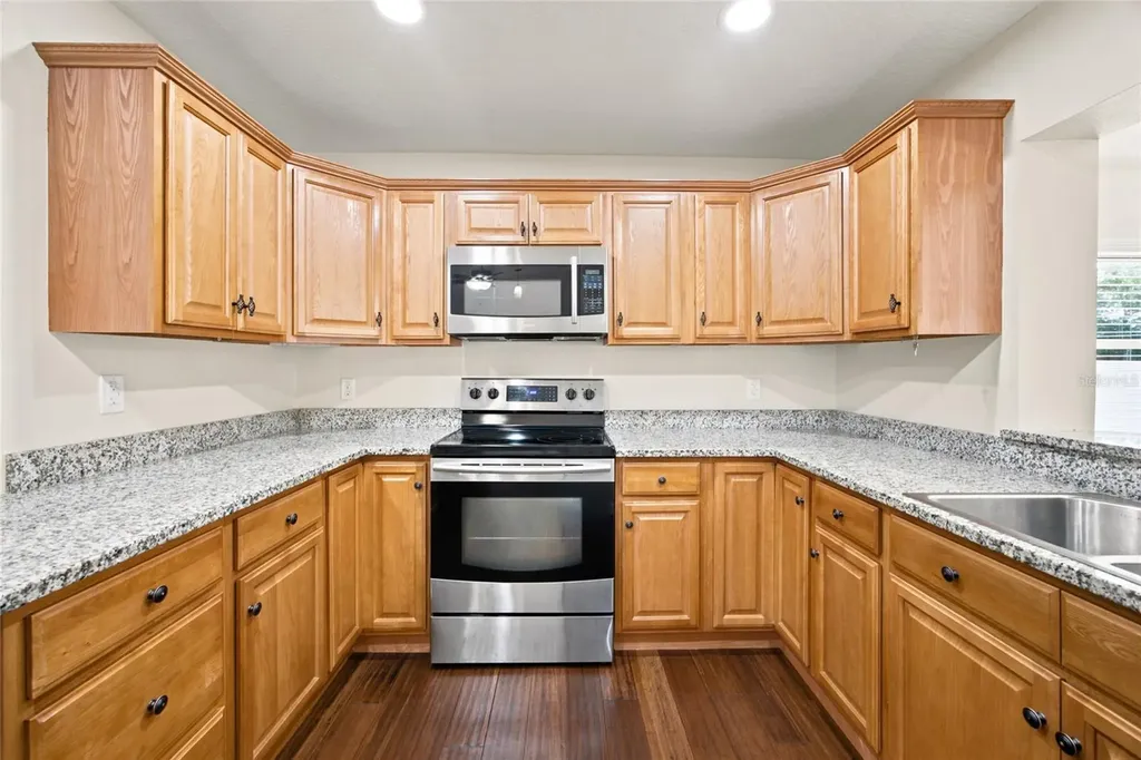 21 Oak Court Eustis FL 32726