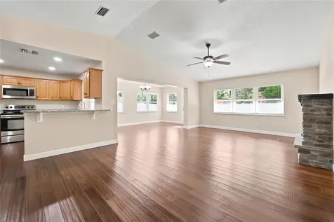 21 Oak Court Eustis FL 32726