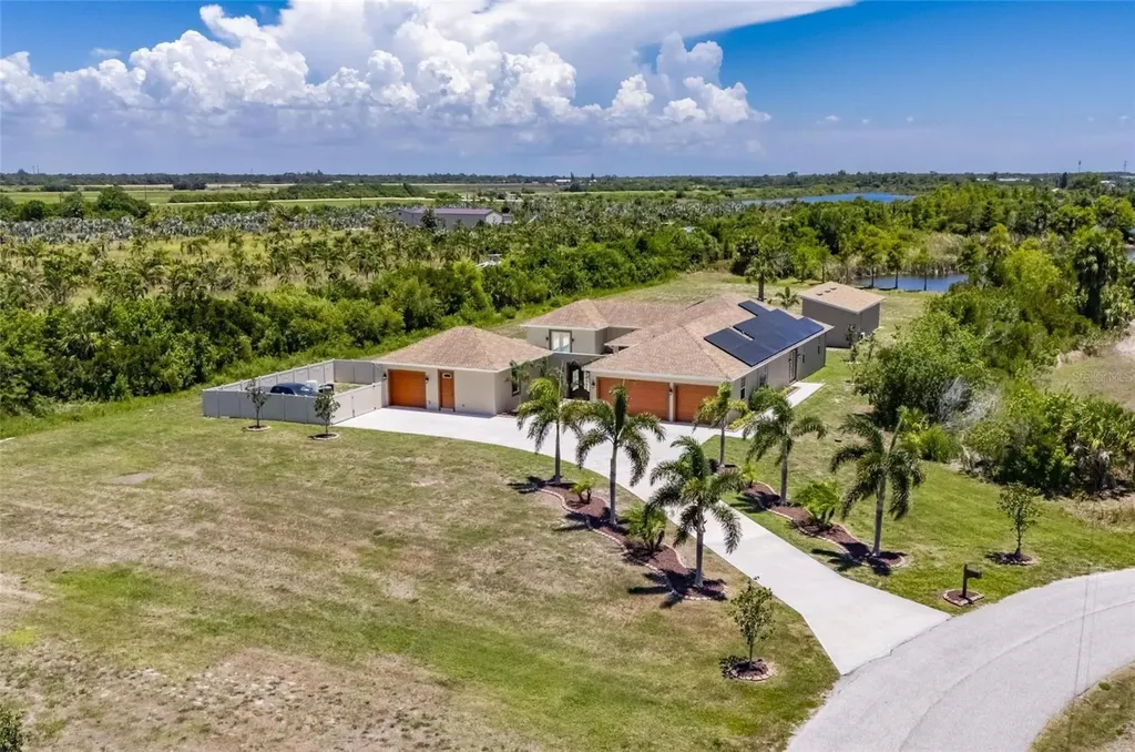 3016 Smilodon Trail Ruskin FL 33570