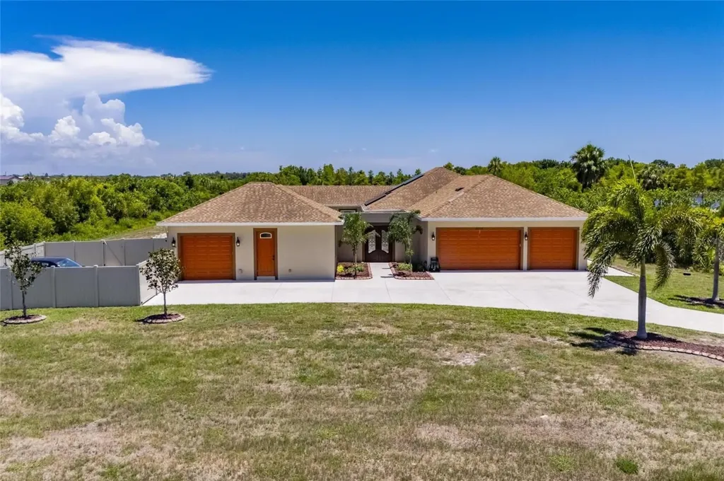 3016 Smilodon Trail Ruskin FL 33570