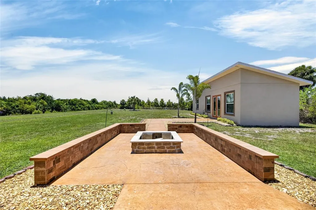 3016 Smilodon Trail Ruskin FL 33570