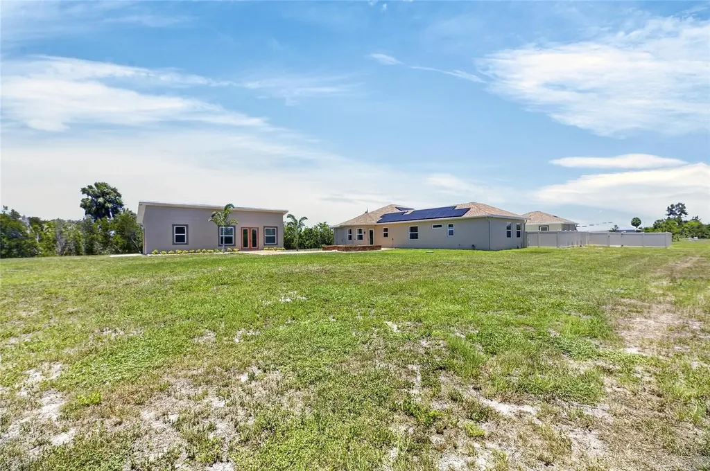3016 Smilodon Trail Ruskin FL 33570