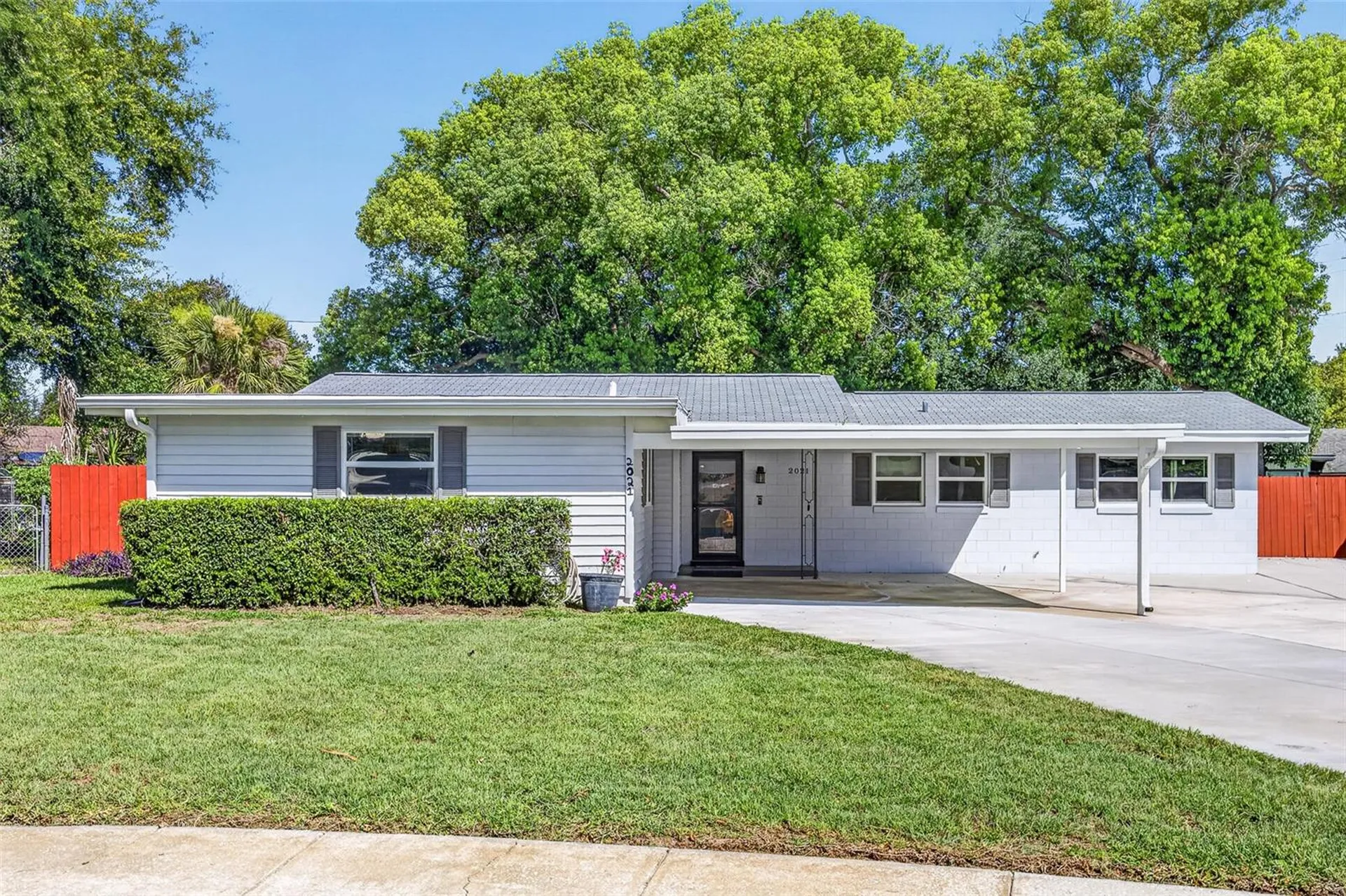 2021 Oliver Place Winter Haven FL 33881