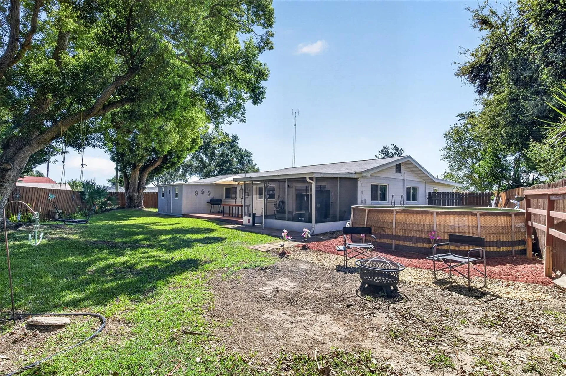 2021 Oliver Place Winter Haven FL 33881