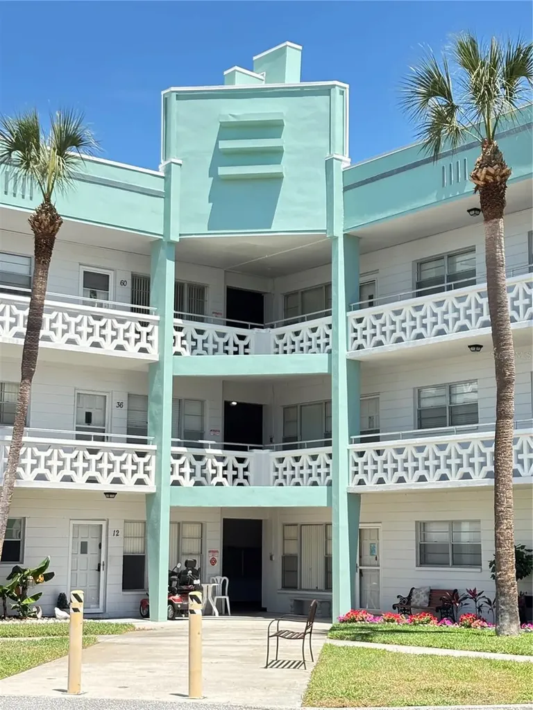 2456 Ecuadorian Way Clearwater FL 33763