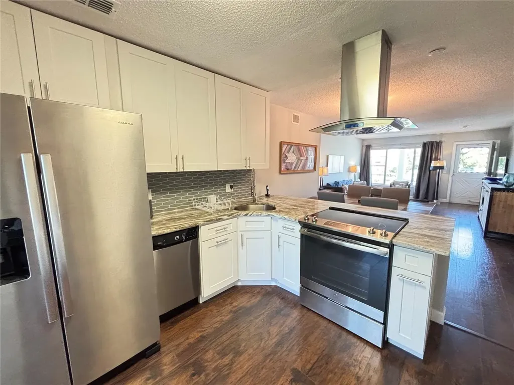 2456 Ecuadorian Way Clearwater FL 33763