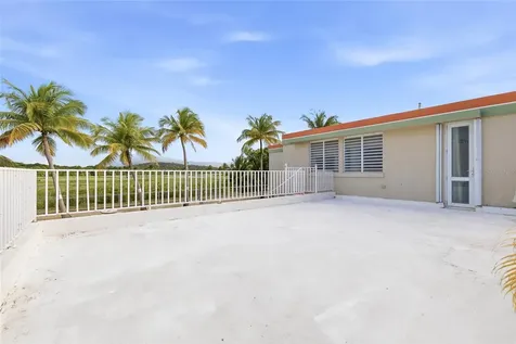 610 Calle Vistamar Rio Grande PR 00745
