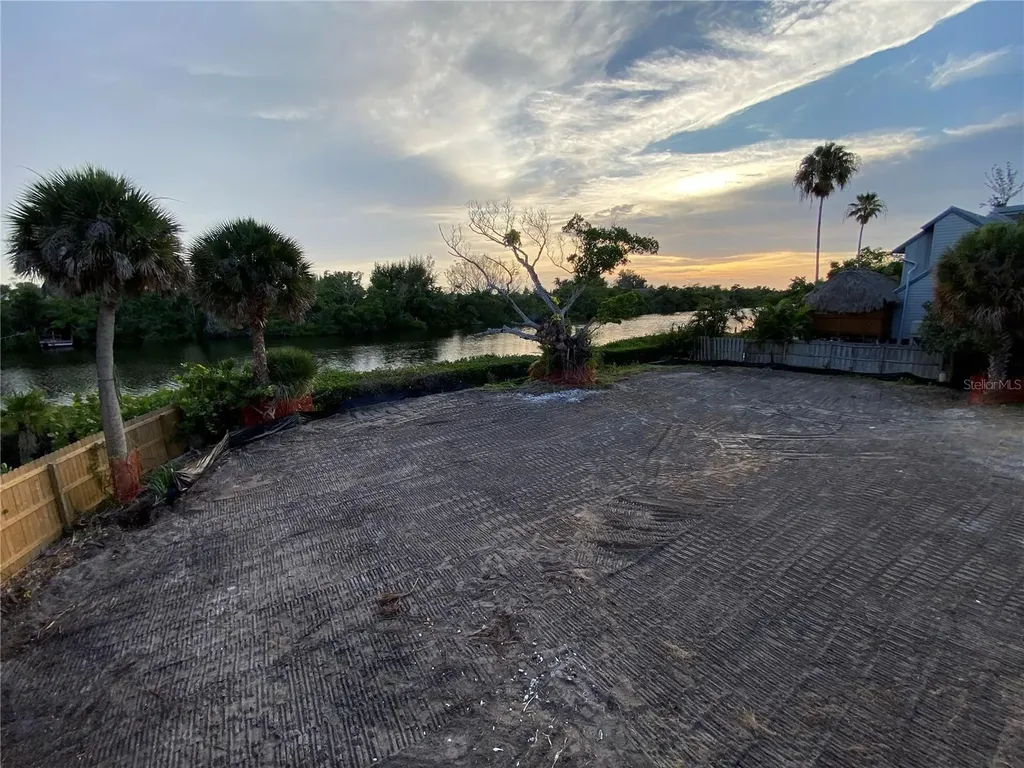 7820 Midnight Pass Sarasota FL 34242