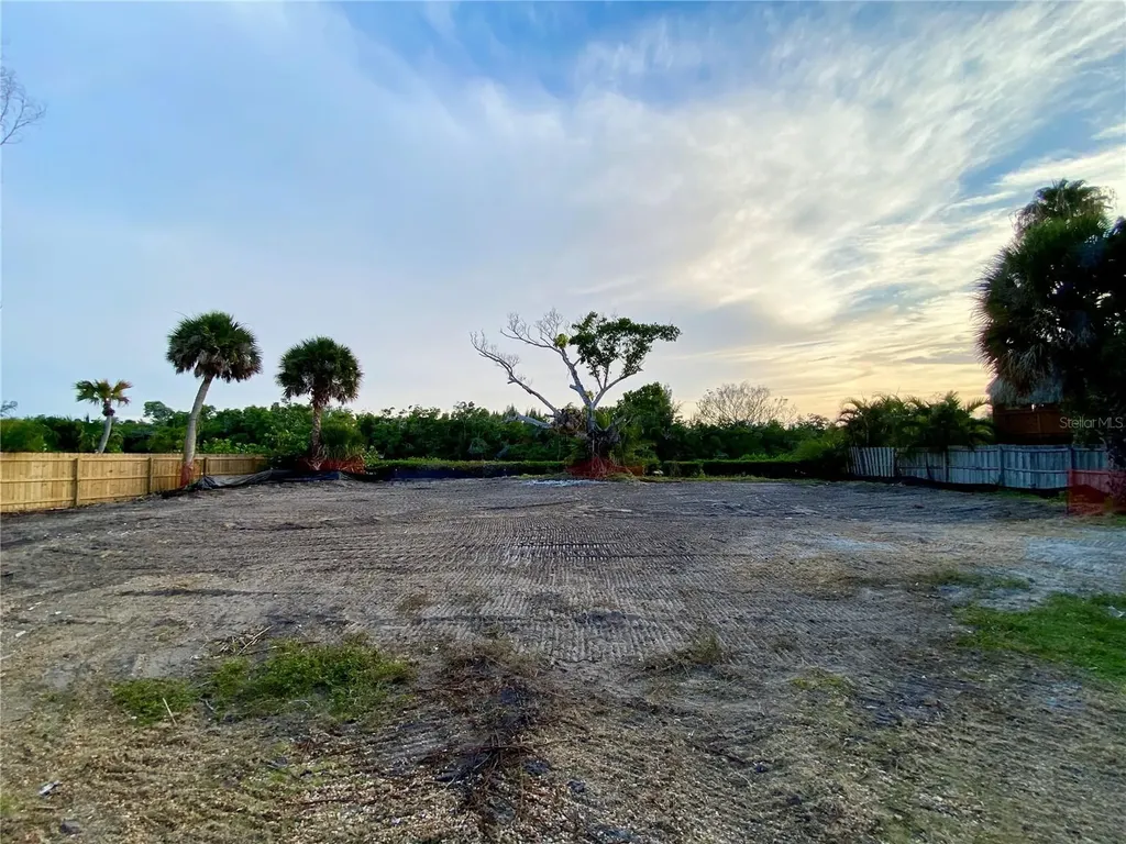 7820 Midnight Pass Sarasota FL 34242