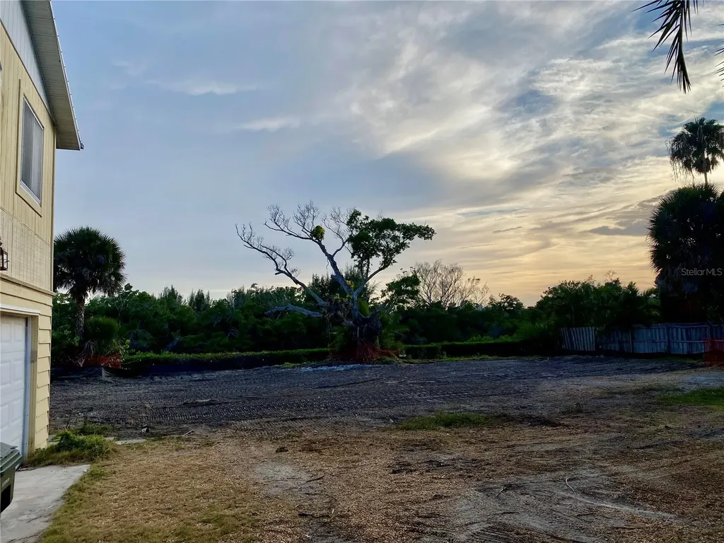 7820 Midnight Pass Sarasota FL 34242