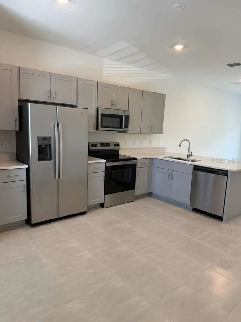 2848 Skyline Loop Kissimmee FL 34758