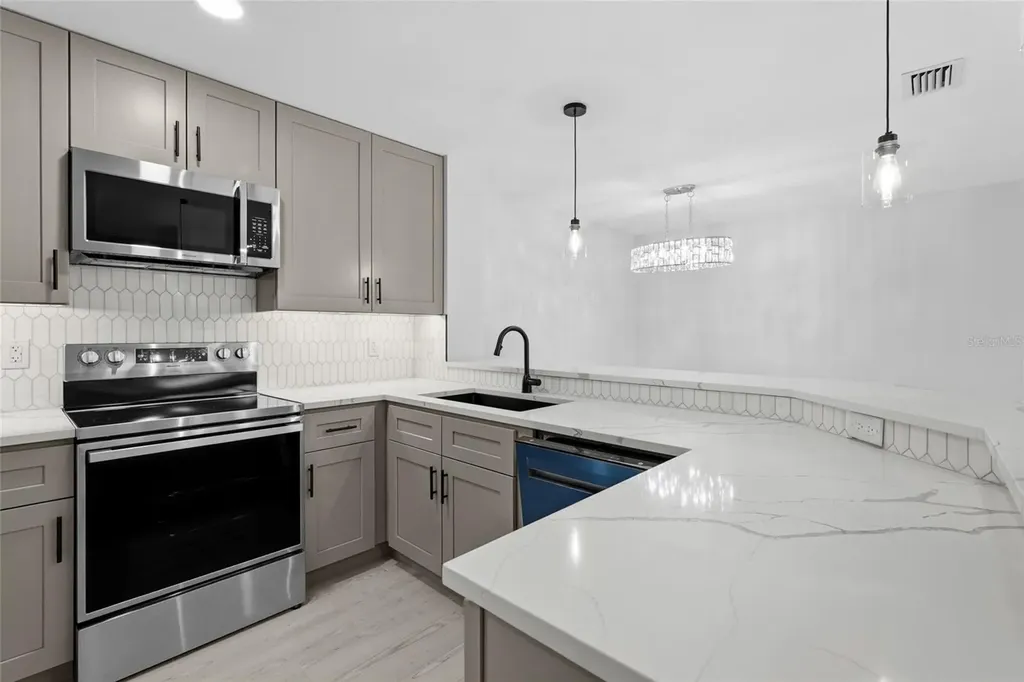 4057 Crockers Lake Boulevard Sarasota FL 34238