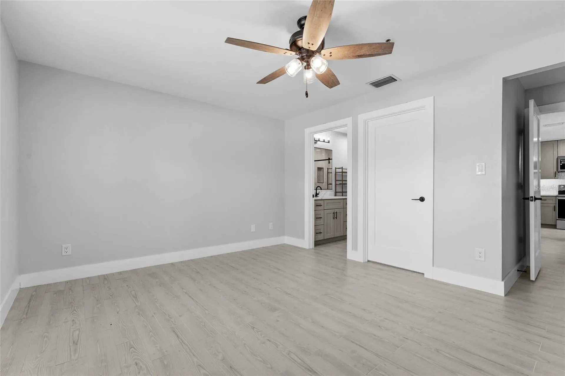 4057 Crockers Lake Boulevard Sarasota FL 34238