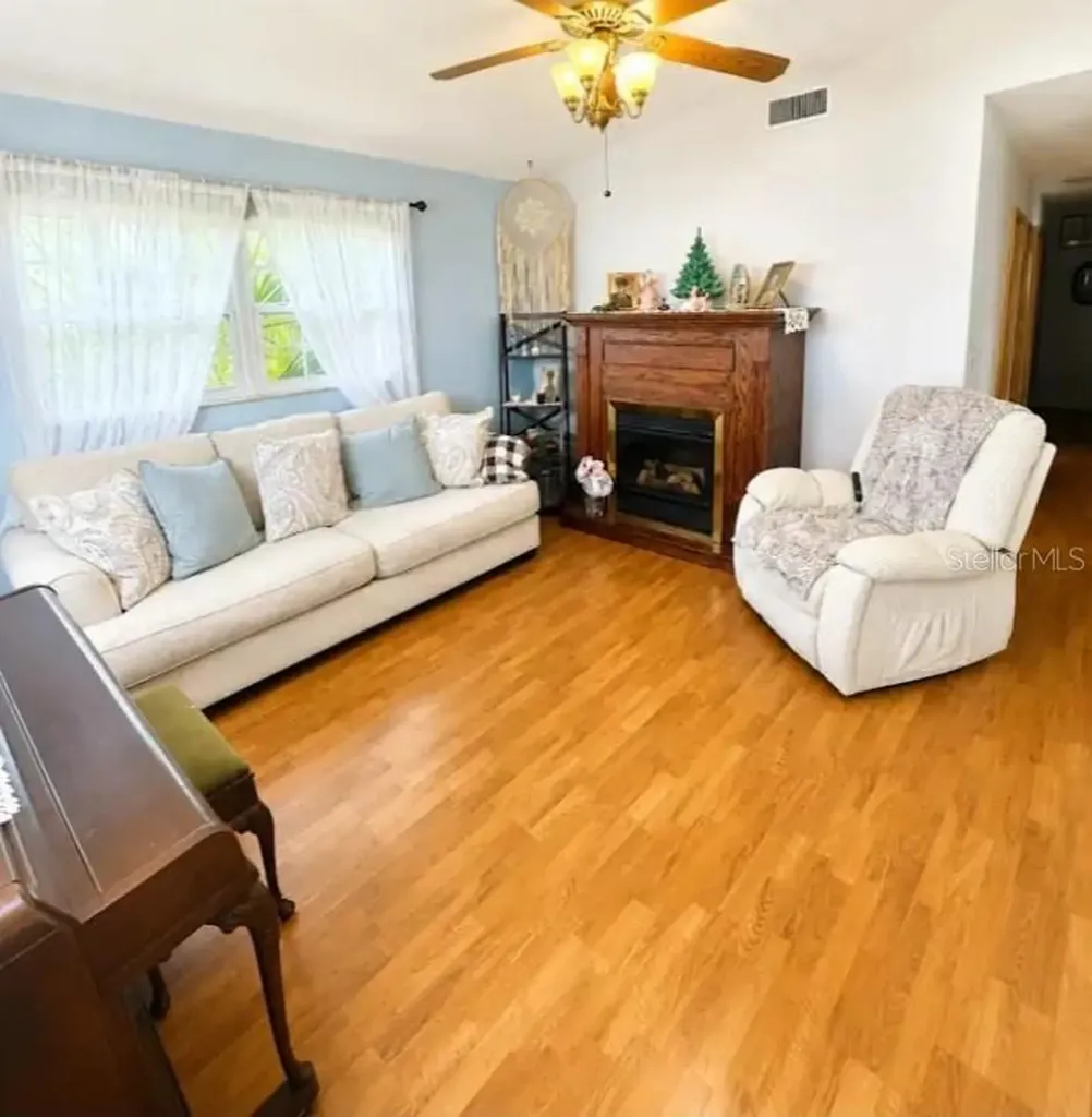 93 Glass Court Port Orange FL 32129