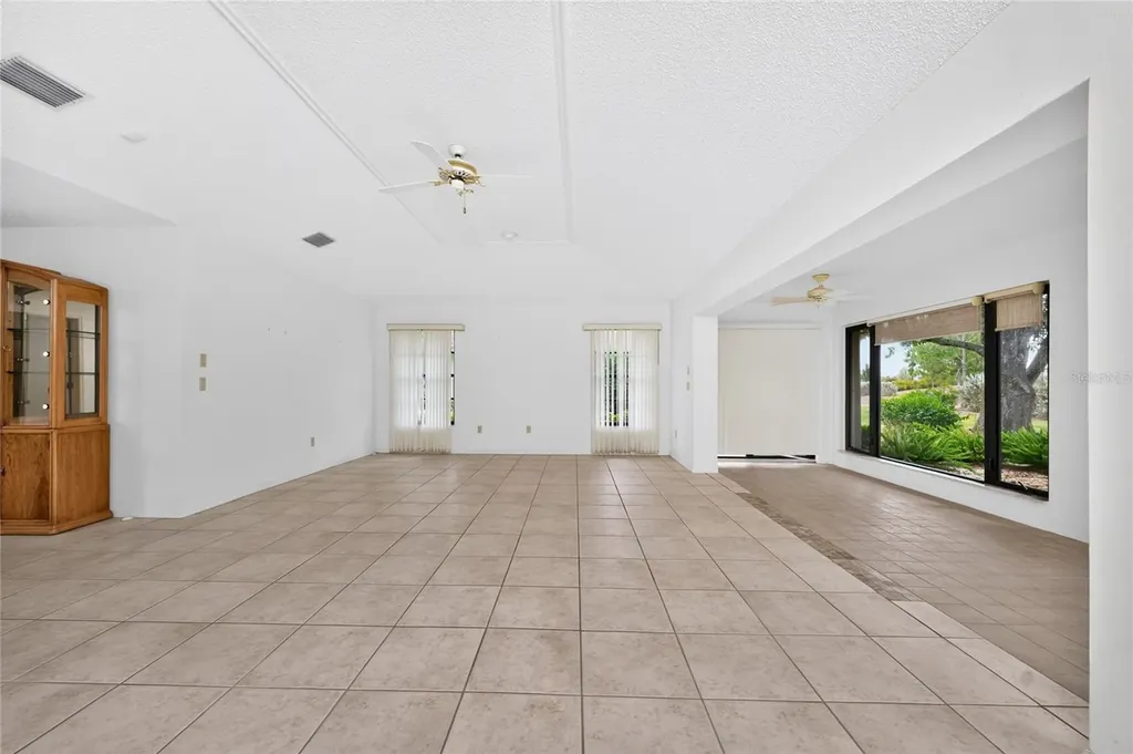 11215 SW Courtney Drive Lake Suzy FL 34269