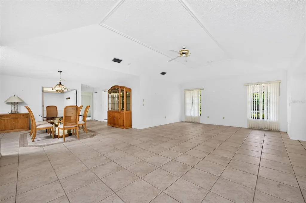 11215 SW Courtney Drive Lake Suzy FL 34269