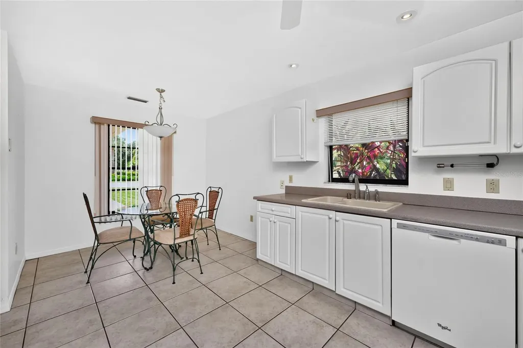 11215 SW Courtney Drive Lake Suzy FL 34269