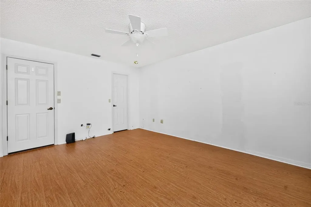 11215 SW Courtney Drive Lake Suzy FL 34269