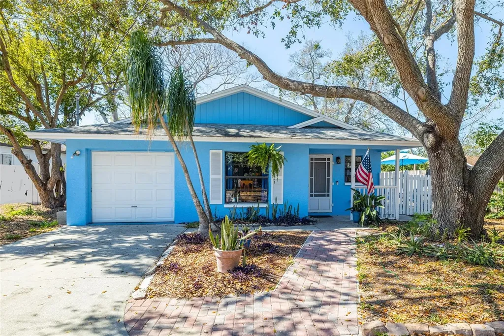 1335 15th Street Palm Harbor FL 34683