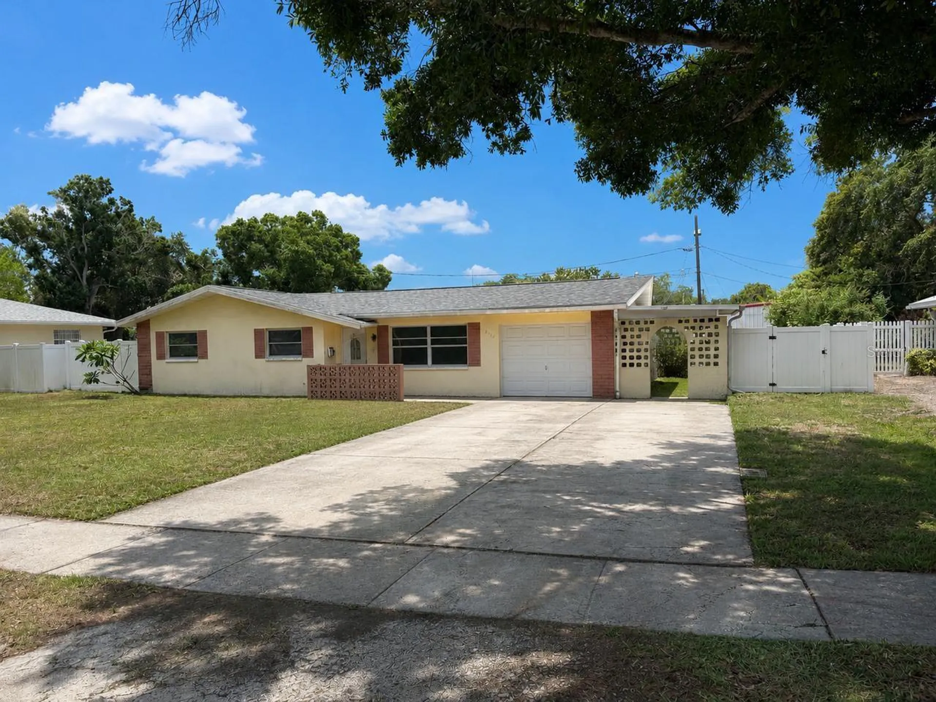 2571 Central Avenue Clearwater FL 33764