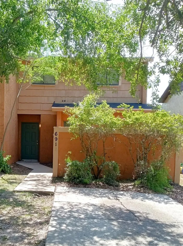 6918 Trout Street Tampa FL 33617