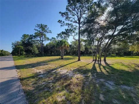 2075 S Colonial Avenue Homosassa FL 34448
