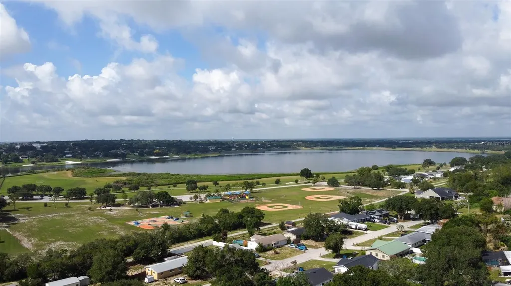 1022 S Tower Lane Lake Wales FL 33853