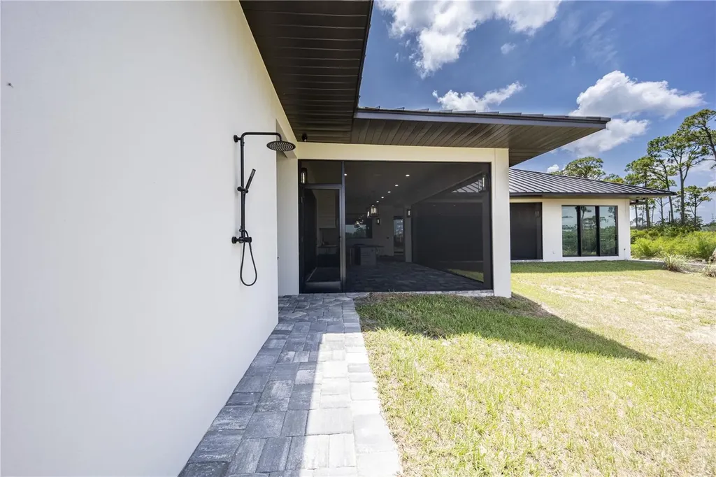 9240 Falcon Court Venice FL 34293